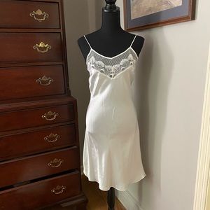 Vintage Vitoria Secret night gown size S